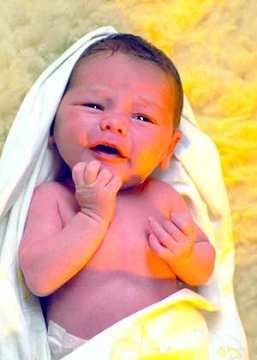 新生儿嘴唇发白起泡咋回事图片1