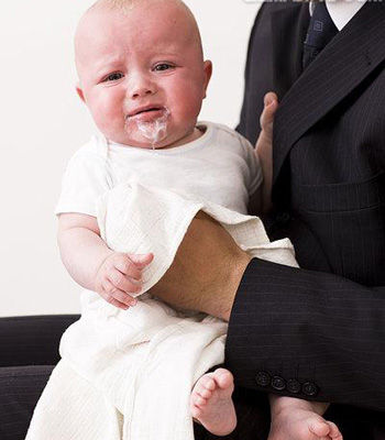根据原因应对新生儿呕吐图片1