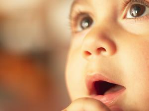 5岁女童受惊吓变斜视 3种预防斜视方法家长须知图片1