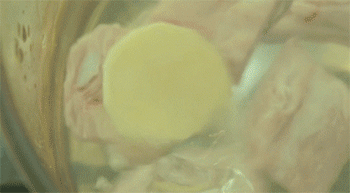 【什锦排骨焖饭】焯水