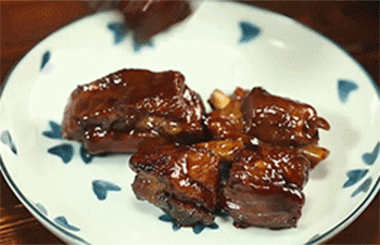 【南乳排骨】排骨装盘