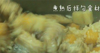 【什锦排骨焖饭】焖西蓝花