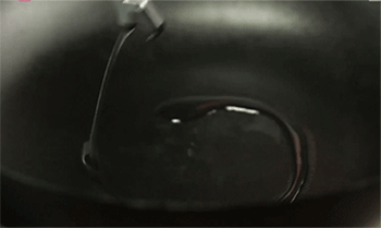 【南乳排骨】热锅起油