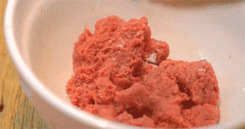 【濑尿牛肉丸】加盐和水