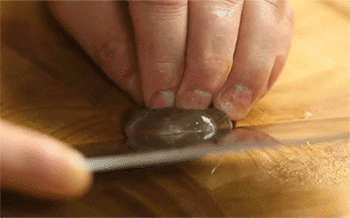 【金沙炒虾】去虾线