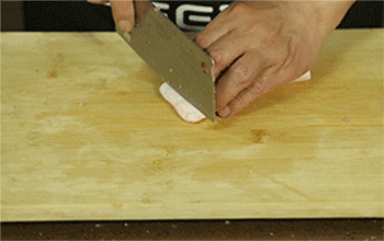 【广式干蒸麦】猪膘肉切丁