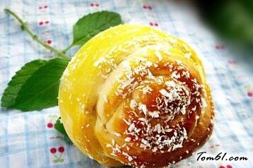 如何制作漂亮的玫瑰花面包