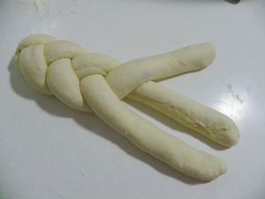 椰蓉辫子面包的做法，图解怎么做辫子面包图片4