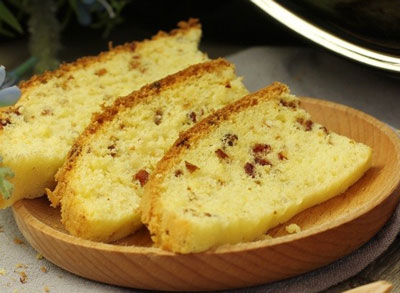 用电饭煲做蛋糕轻盈如棉花的成功要点