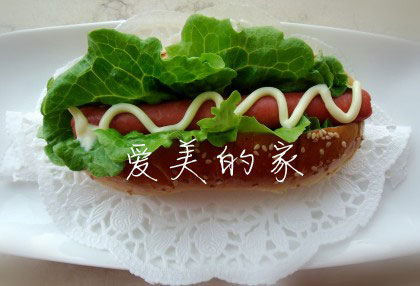 让女儿放弃减肥的美味热狗面包是怎么做出