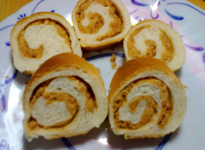 自制肉松面包卷的全过程图解，肉松面包卷怎