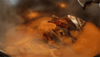 【红烧鲫鱼】加老抽