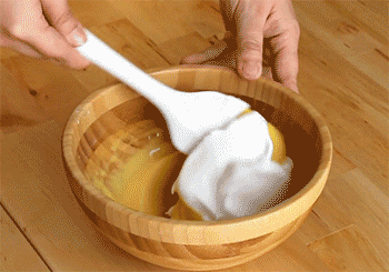 【烤蛋糕】混合蛋白和蛋黄