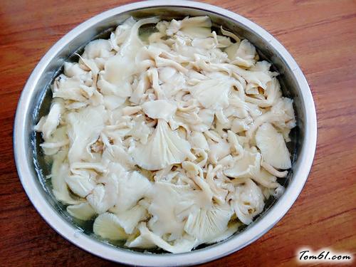 【榆黄菇猪肉饺子】