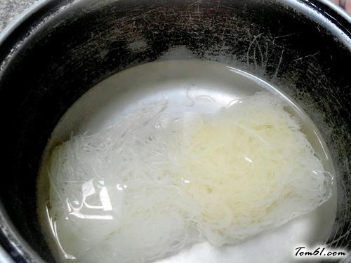 【鸡蛋炒米线】