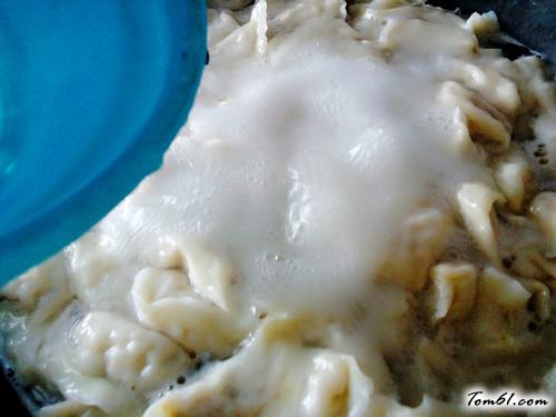 【榆黄菇猪肉饺子】