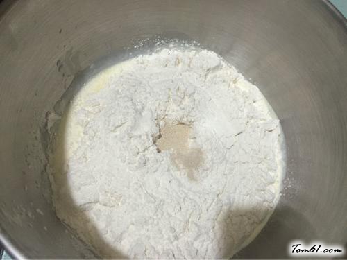 【淡奶油土司（一次发酵法）】