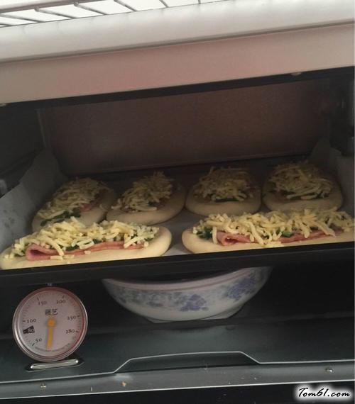 【培根芝士香葱面包】