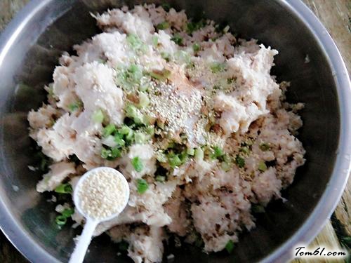 【榆黄菇猪肉饺子】