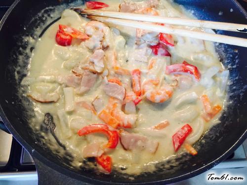 【虾仁培根芝士焗饭】