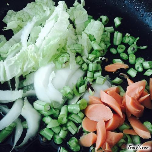 【素菜鸡蛋炒面】