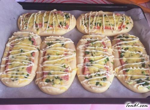 【培根芝士香葱面包】