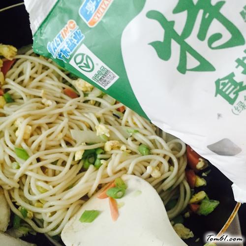 【素菜鸡蛋炒面】