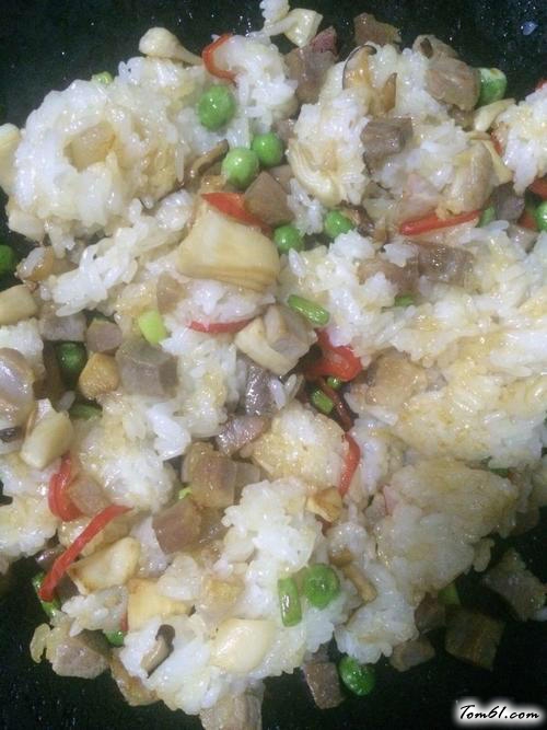 【炒糯米饭】