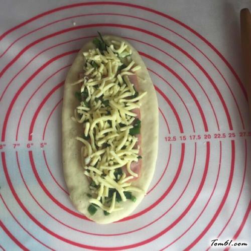 【培根芝士香葱面包】