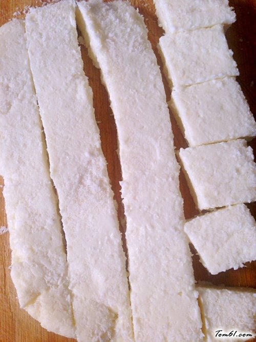 【椰蓉奶油小方块】