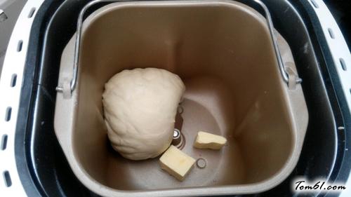 【手撕炼乳面包】