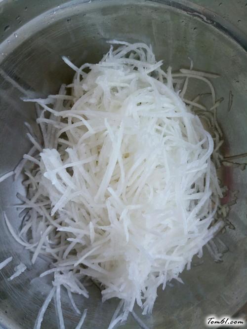 【鸡蛋萝卜丝饼】