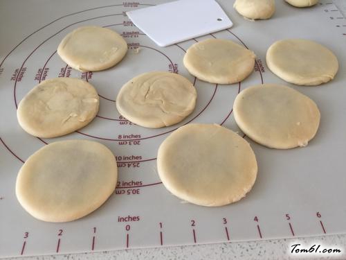 【红豆沙馅酥饼】