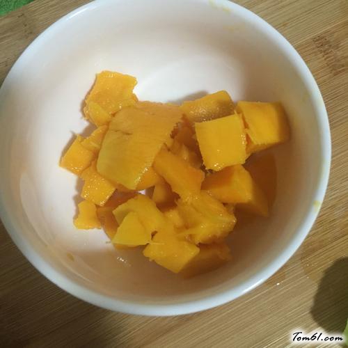 【火龙果酸奶慕斯蛋糕】