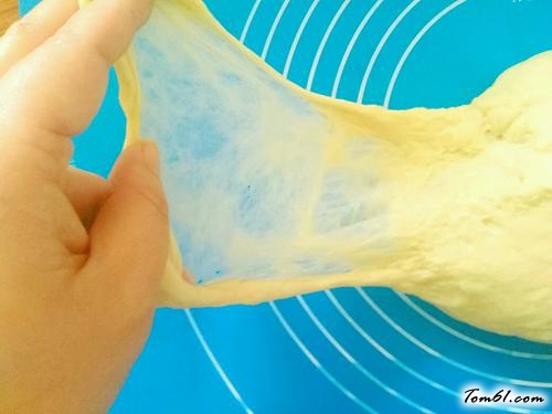 【酸奶太阳花环面包】