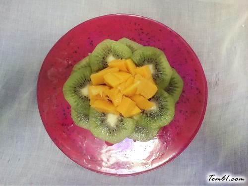 【火龙果酸奶慕斯蛋糕】