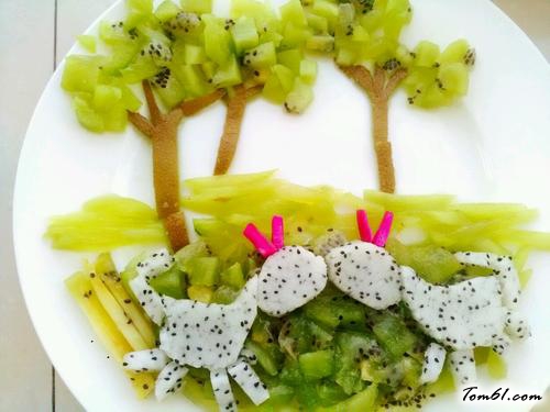 【趣味童话水果拼盘。】