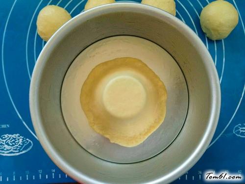 【酸奶太阳花环面包】