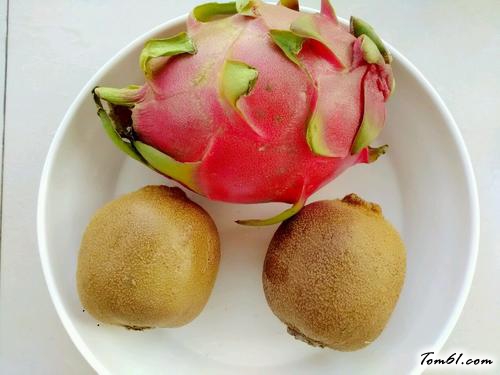 【趣味童话水果拼盘。】