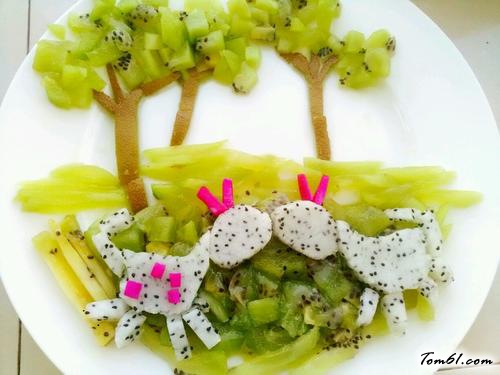 【趣味童话水果拼盘。】