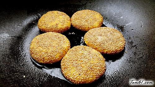 【南瓜糯米芝麻饼】