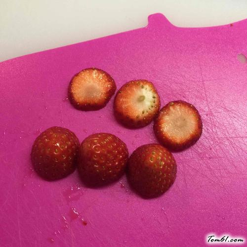 【草莓方层蛋糕】