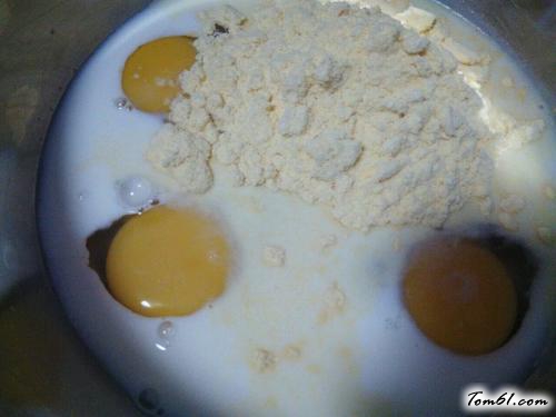 【牛奶鸡蛋玉米面饼】