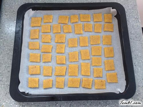 【玉米芝麻脆饼】