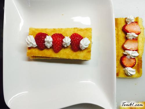 【草莓方层蛋糕】