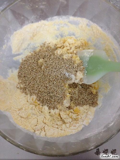【玉米芝麻脆饼】