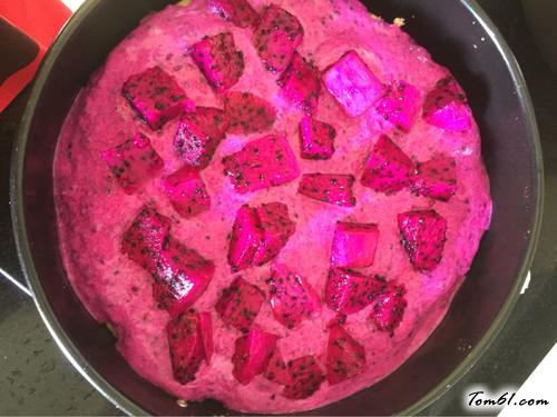 【火龙果酸奶慕斯蛋糕】