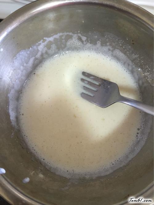 【火龙果酸奶慕斯蛋糕】