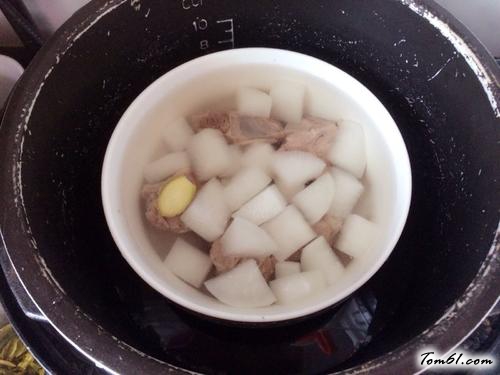 【牛骨南瓜盅】