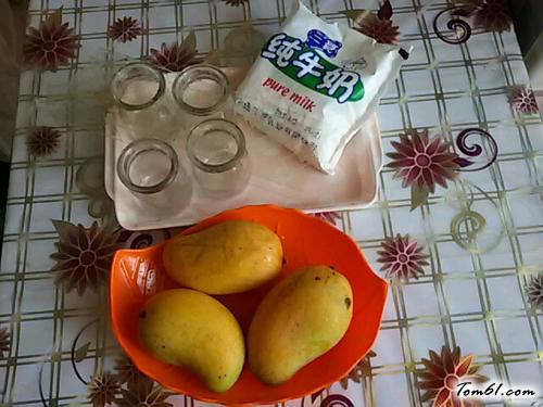 【芒果牛奶布丁】